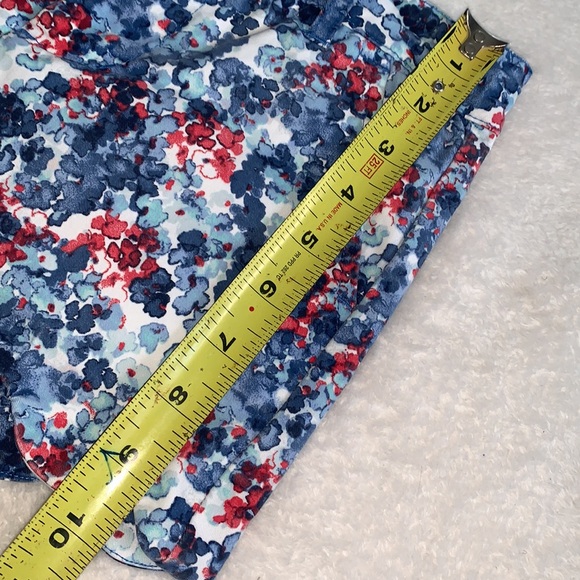 Crown & Ivy Blue and Red Floral Shorts 8 EUC Adjustable Waist - Picture 8 of 11